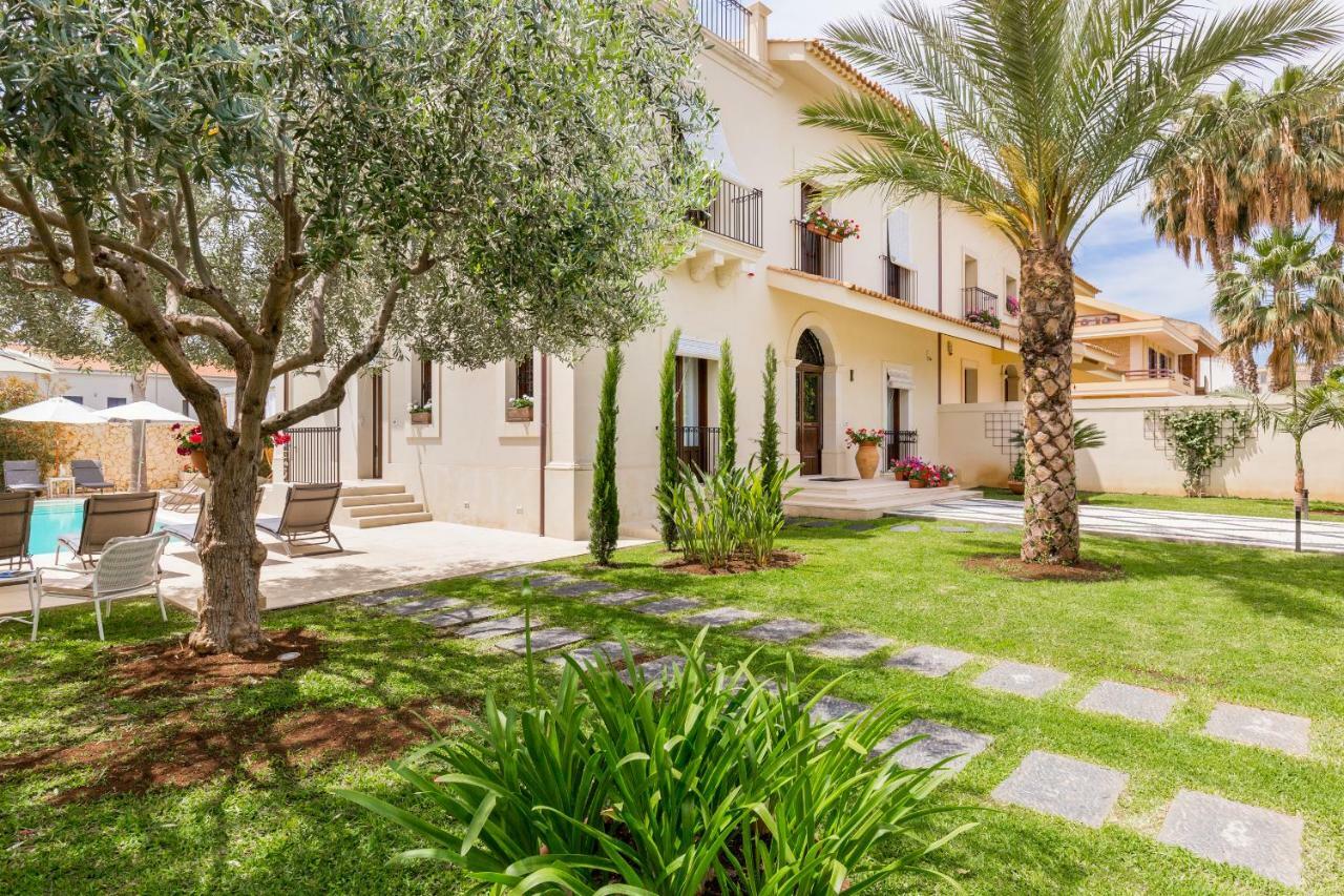 Villa Raphael Avola Exterior photo